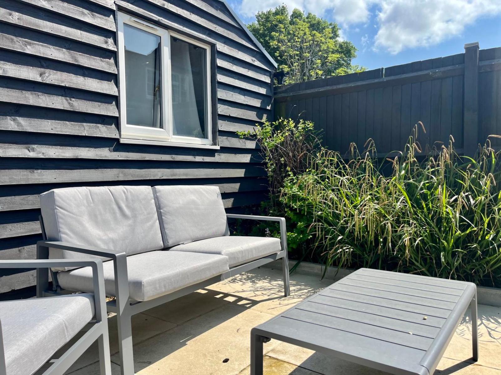 Lopez Home Crawley Ifield 外观 照片