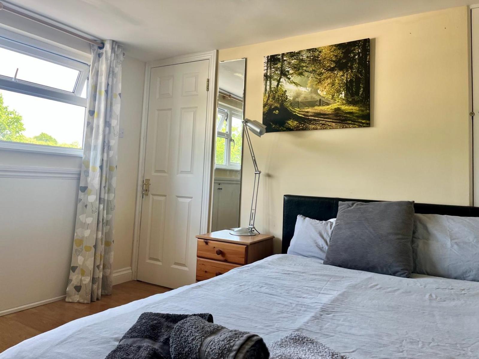 Lopez Home Crawley Ifield 外观 照片